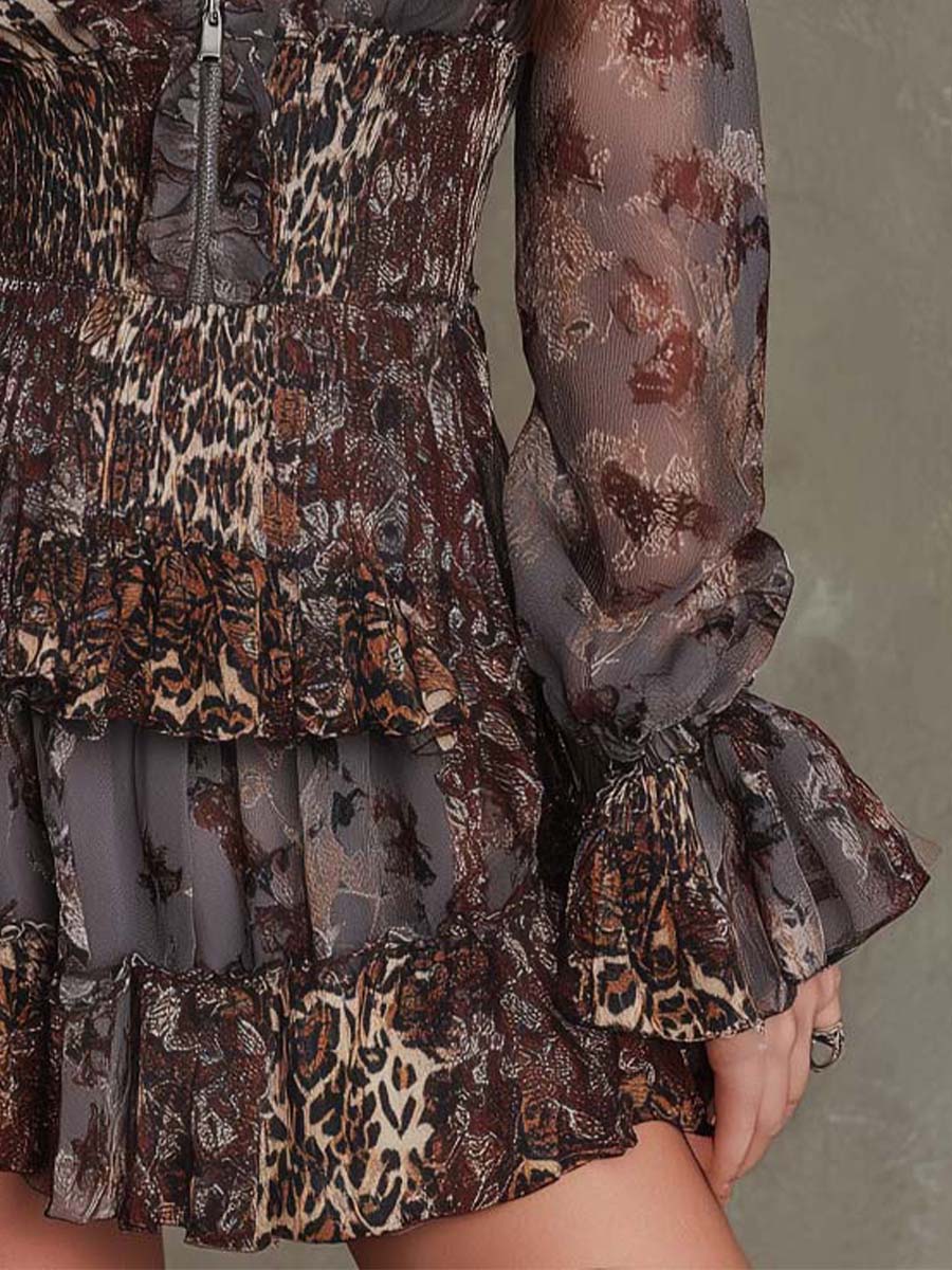 Vestito corto boho con volant e zip frontale, stampa leopardata mista.
