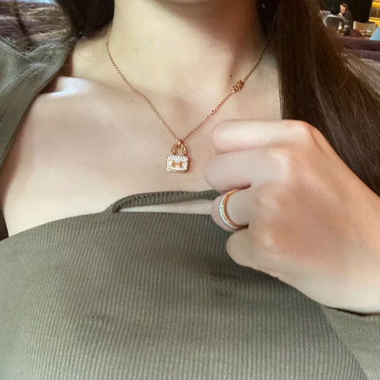 18K Amulettes Constance Pendant Hermes Necklace