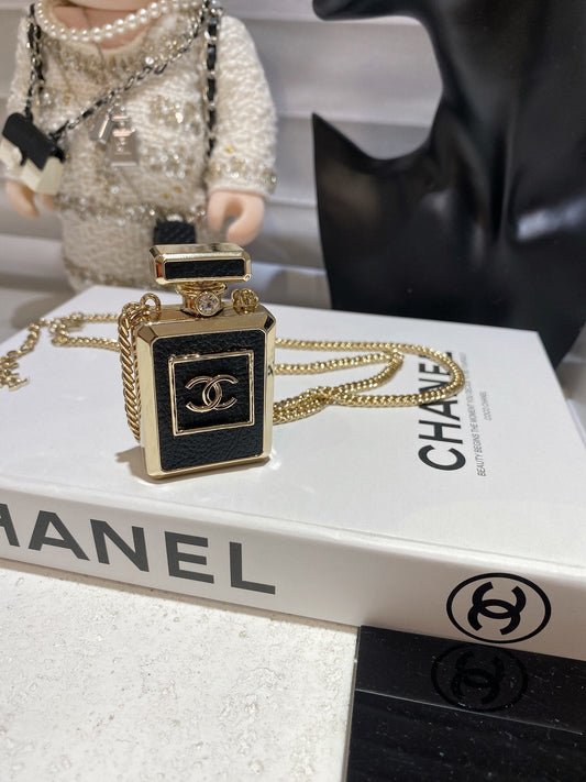18K Chanel No.5 Perfume Pendant Vintage Necklace