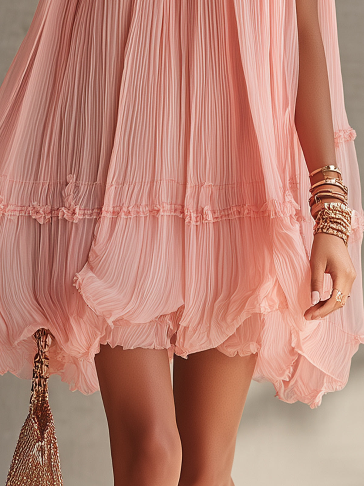 Agata | Mini abito rosa plissettato con scollo halter e volant