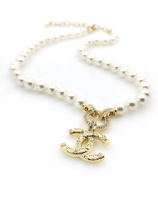 18K Chanel Pearls Choker Necklace