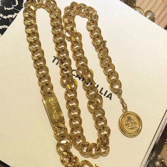 18K Chanel Gold Vintage Necklace
