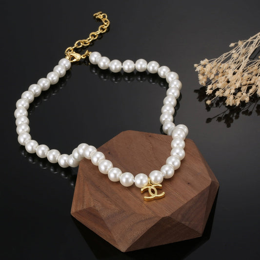 18K Chanel Pearls Necklace