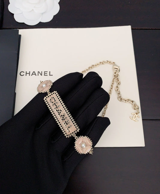 18K Chanel Resin Diamonds Necklace