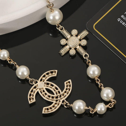 18K Chanel Flower Pearls Necklace