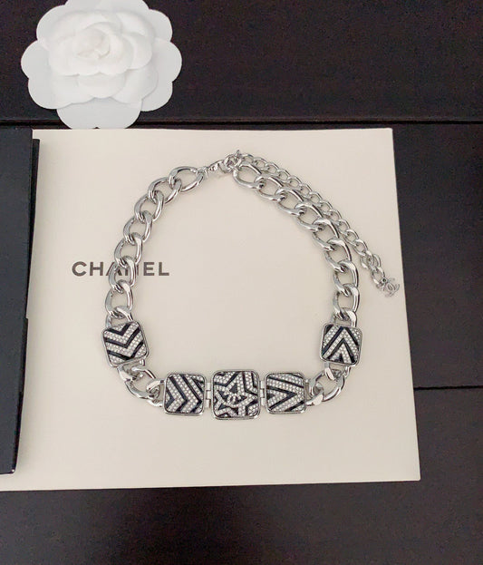 18K Chanel Star Diamonds Necklace