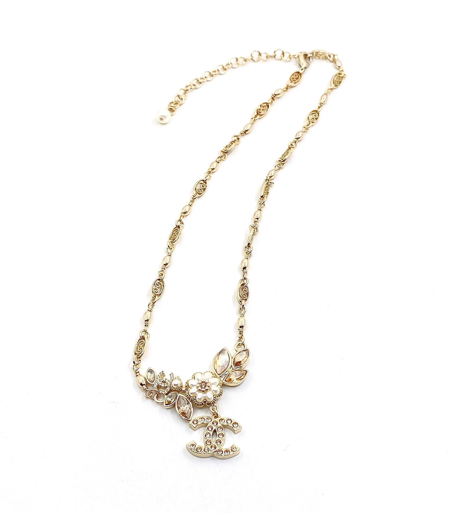 18K Chanel Flowers Diamonds Necklace