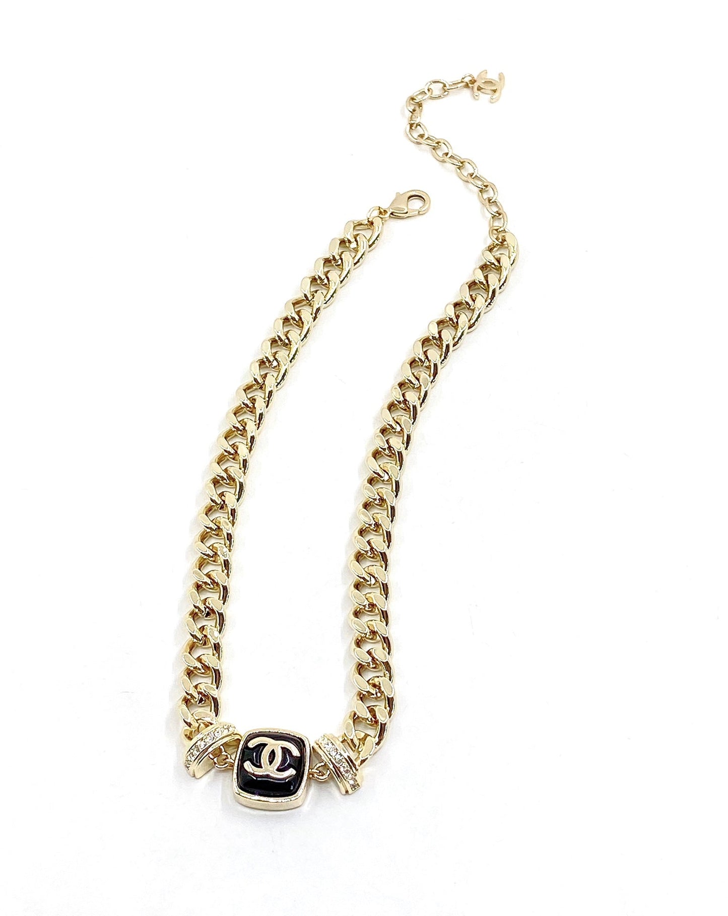 18K Chanel Diamonds Necklace