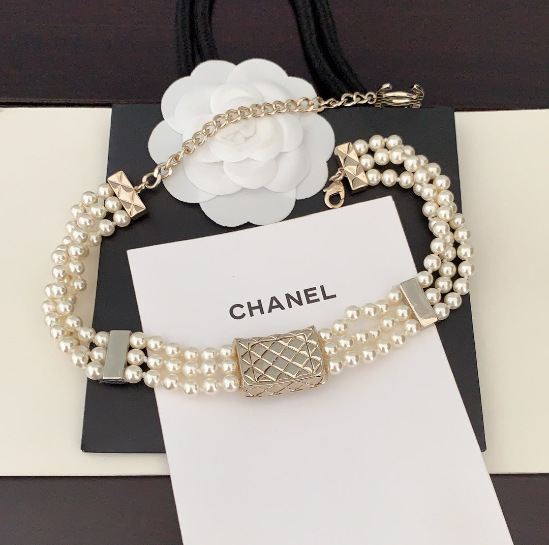 18K Chanel Bag Pearls Chain Necklace
