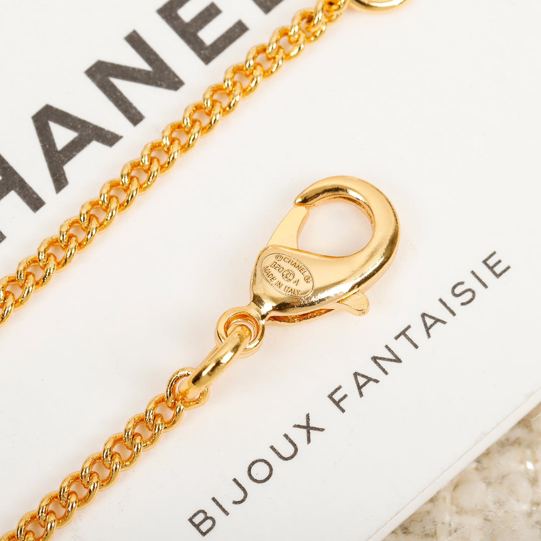 18K Chanel Vintage Necklace