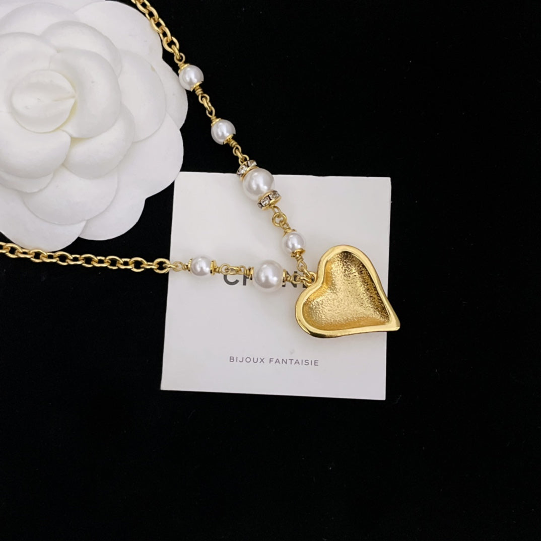 18K Chanel Pearls Chain Necklace