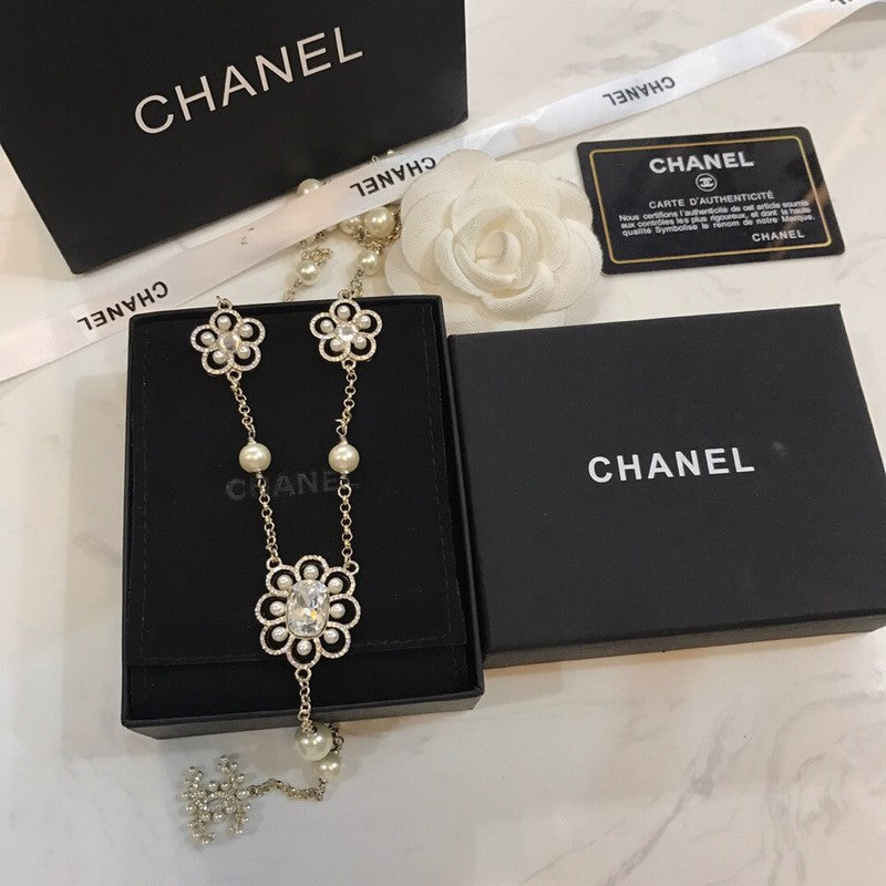18K Chanel Flowers Pearl Long Necklace
