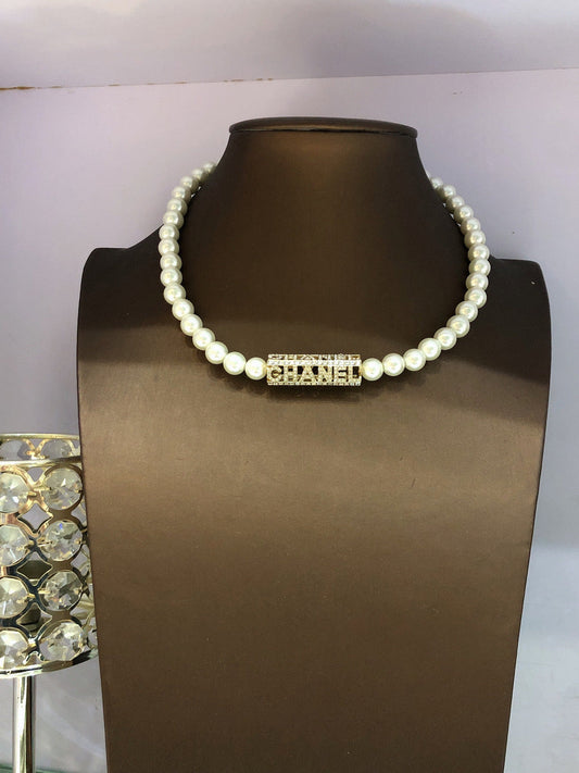 18K Chanel Scripe Pearls Chain Necklace