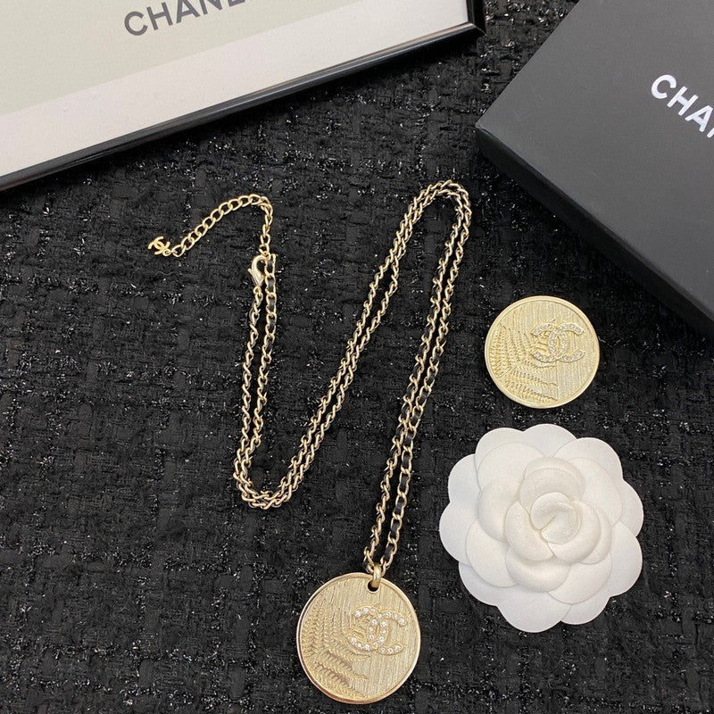18K Chanel 22S Vintage Necklace