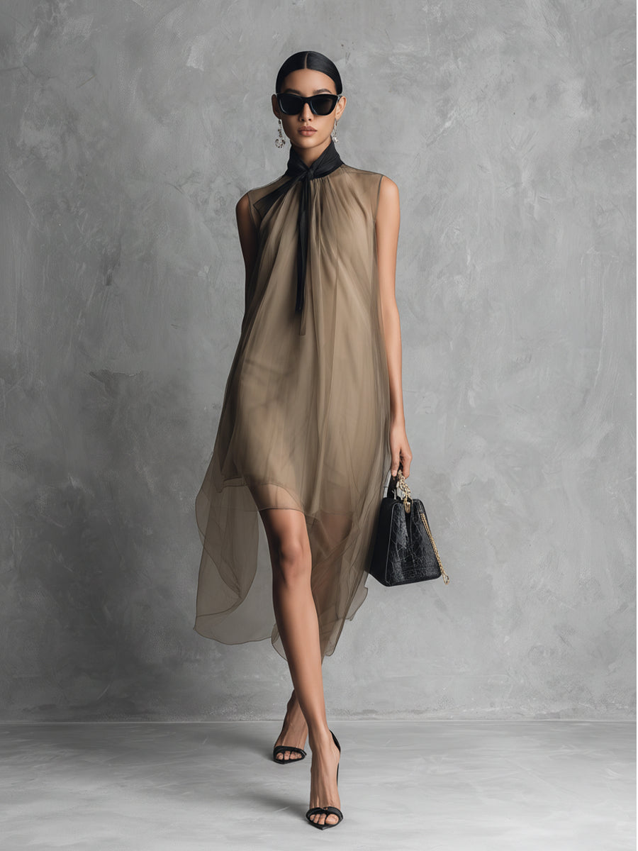 Federica | Abito drappeggiato in chiffon caqui con lazo al collo