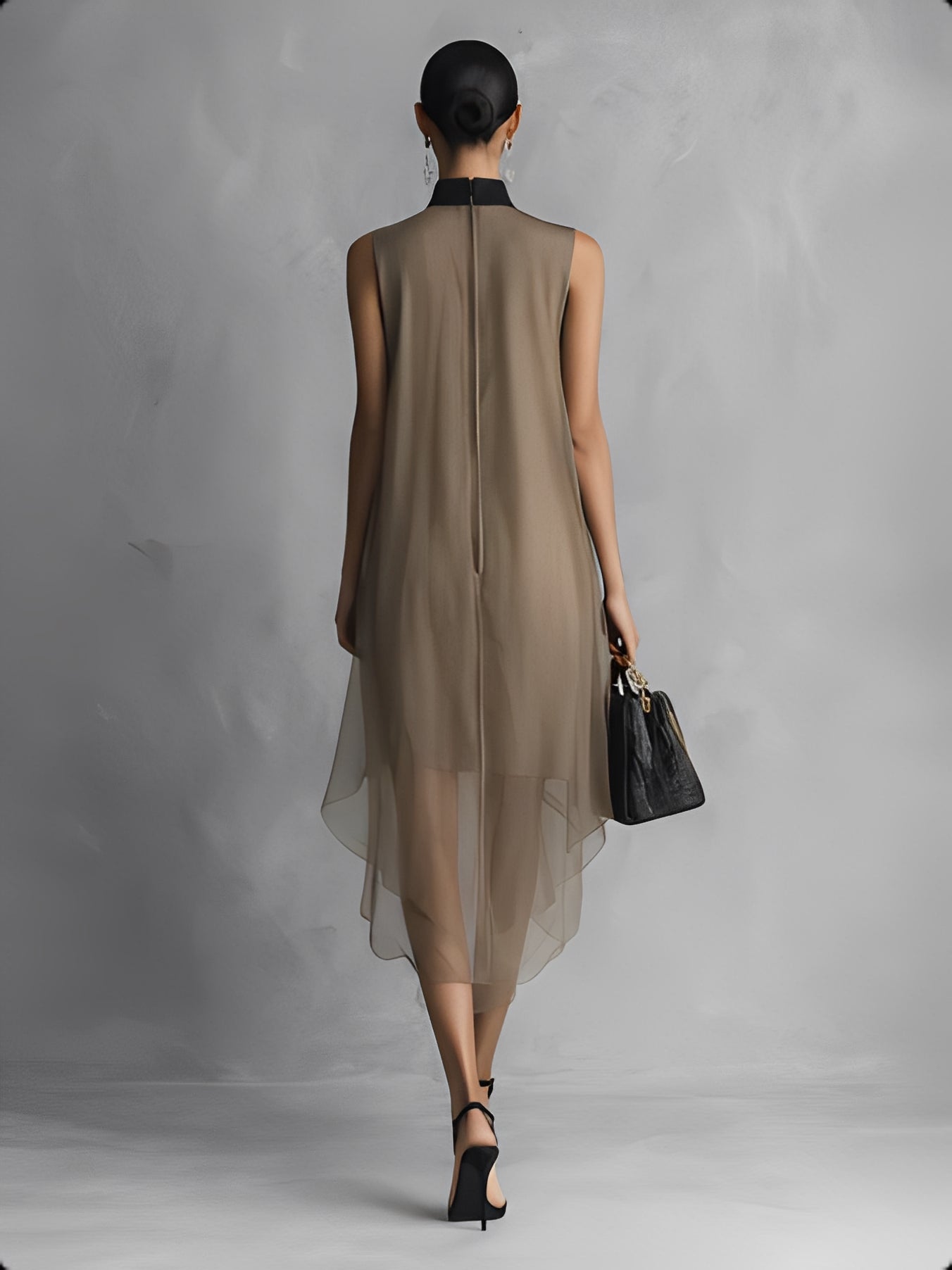 Federica | Abito drappeggiato in chiffon caqui con lazo al collo