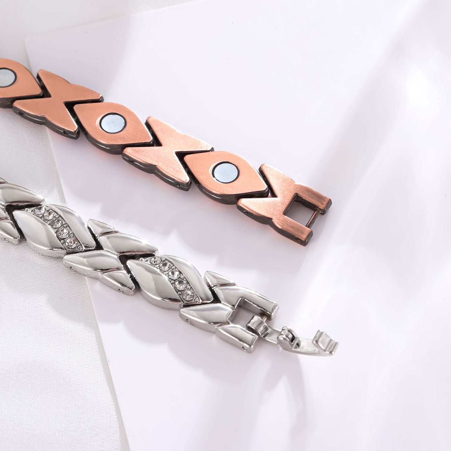 Magnetic Leaf Energy Bracelet - Waterproof & Tarnish-Free