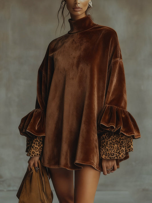 Vestito mini in velluto con stampa leopardata e maniche a balza con polsini