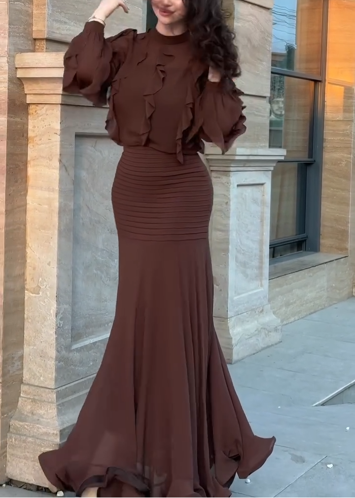 Arabella | Completo due pezzi sirena in marrone cioccolato con volant a cascata