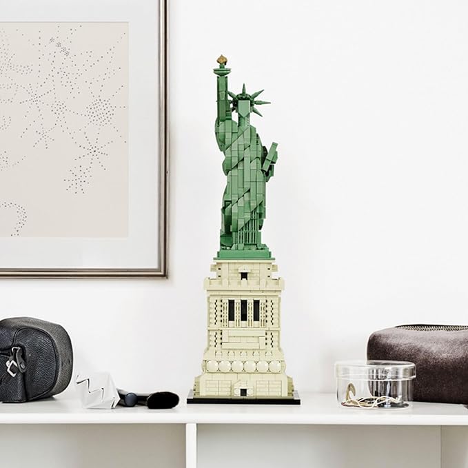 LEGO® Architecture: The Statue of Liberty (21042)