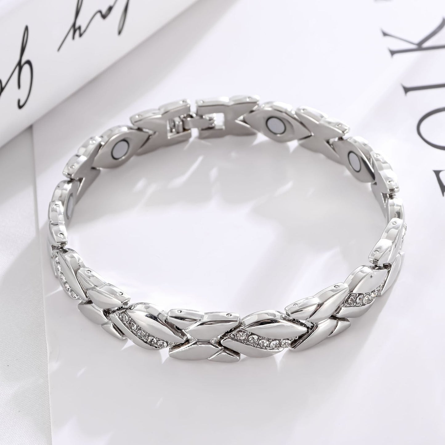 Magnetic Leaf Energy Bracelet - Waterproof & Tarnish-Free