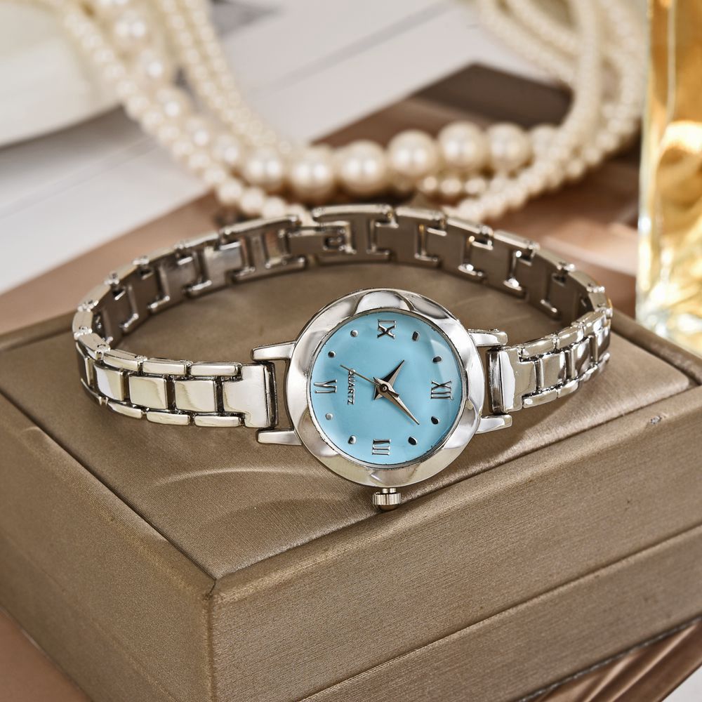Elegant Round Dial Vintage Watch