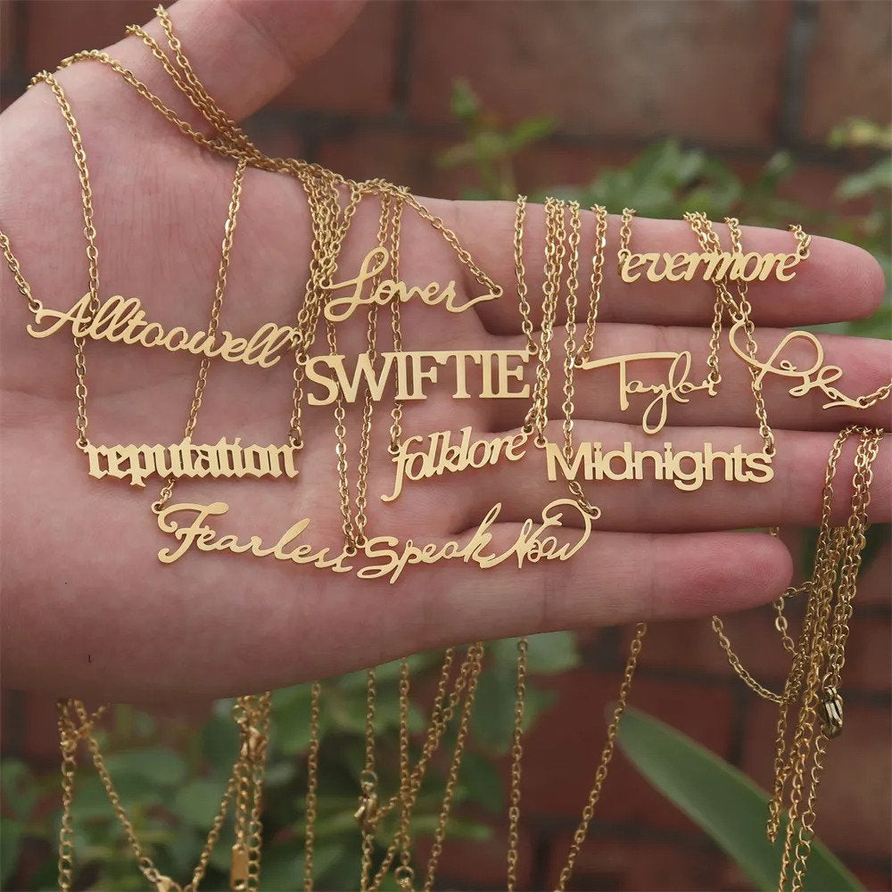 Personalized Name Necklace ¨C 20 Fonts Available