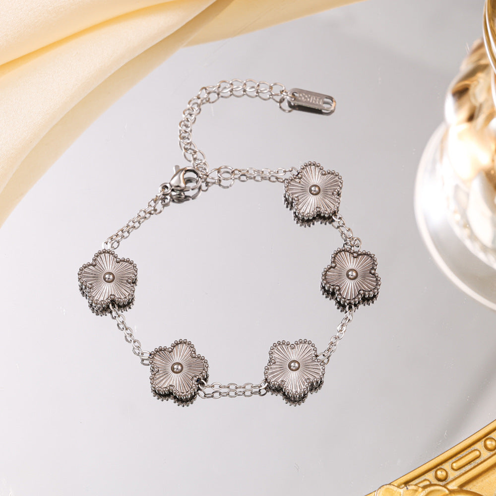 Elegant Five-Petal Flower Bracelet