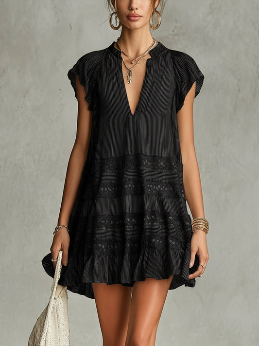 Rachele | Mini abito nero a righe con pizzo e volant