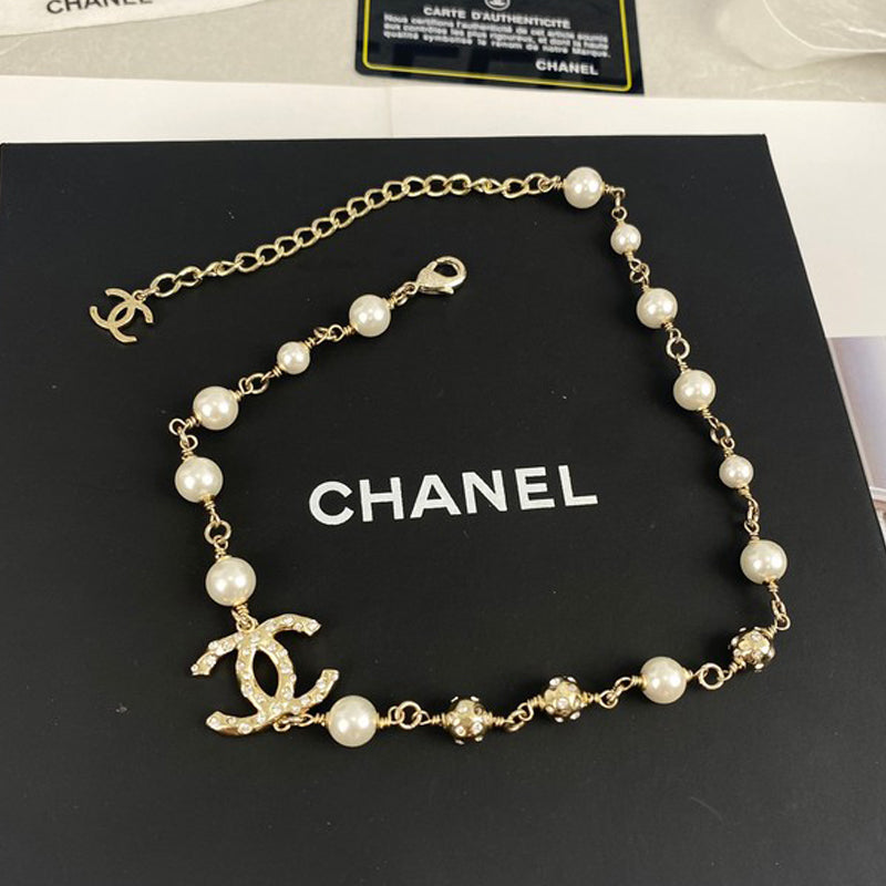18K  Chanel White Pearls Necklace