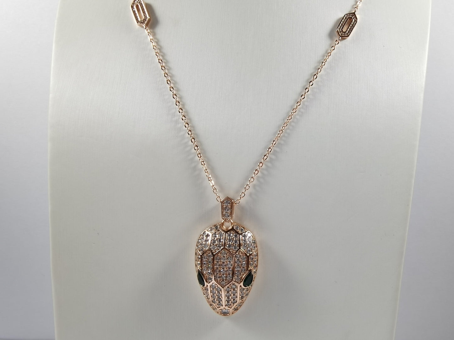 18K BVLGARI Serpenti Emerald Necklace