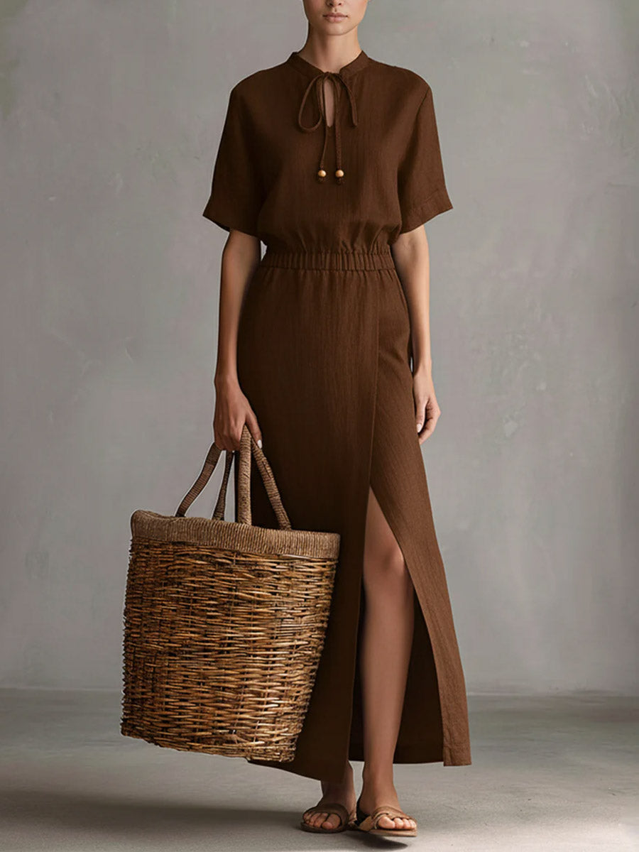 Serena | Abito lungo minimal chic con spacco e dettaglio allacciato