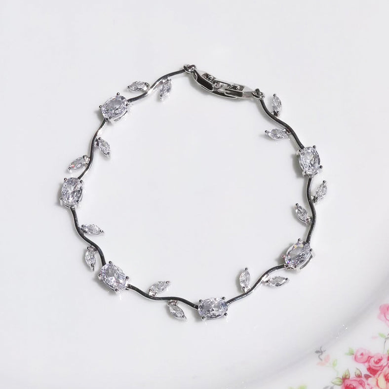 Nature-Inspired Vine Leaf Bracelet